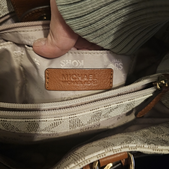 Michael Kors Handbag - Picture 9 of 12